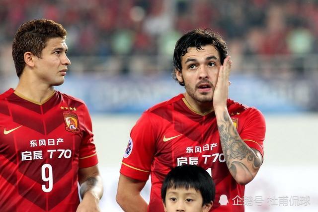 法甲巴黎补时争议头球绝杀里昂终结四连胜登顶引热议